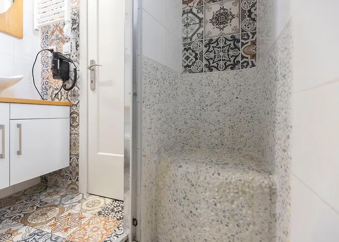 Vintege Style سالونيك